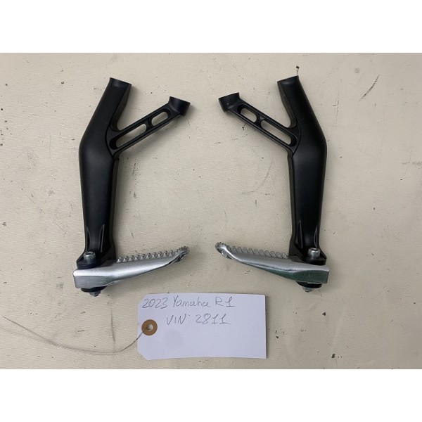 2015 +Yamaha YZF-R1 REAR PASSENGER FOOTREST OEM