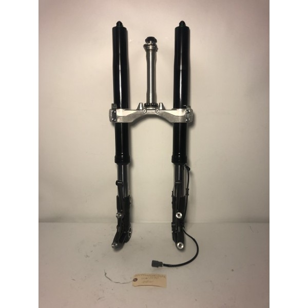 2019 Kawasaki ZX14R Front Suspension Forks Lower Triple Tree OEM