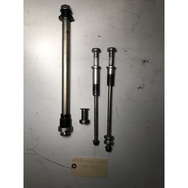 2016 Kawasaki ZX10R FRAME BOLTS ENGINE MOUNT 