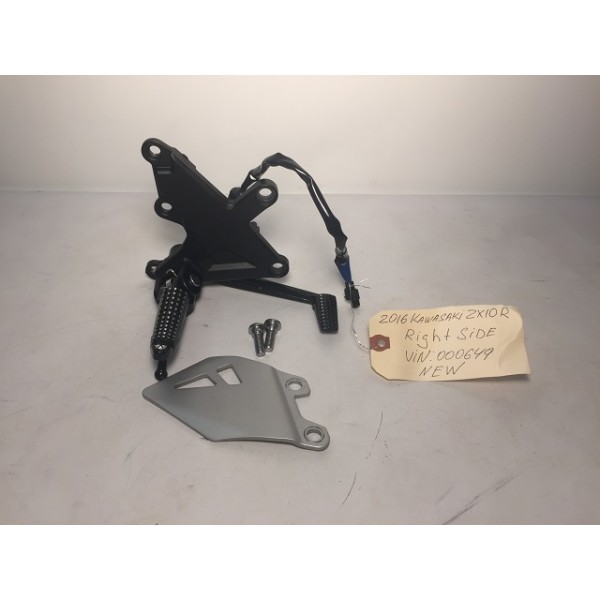 2016 Kawasaki ZX10R RIGHT FOOT PEG PEDAL BRAKE OEM 