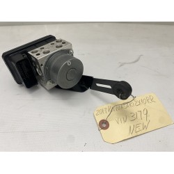 2016 + Kawasaki ZX-10R  HYDRAULIC BRAKE OIL PUMP UNIT OEM